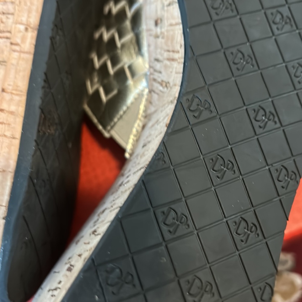 Donald J Pliner Shoes - Picture 4 of 6